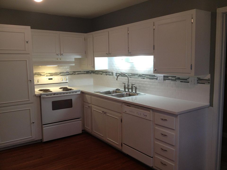 1st image of 10011 Woodson Dr