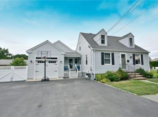25 West St, Warren, RI 02885