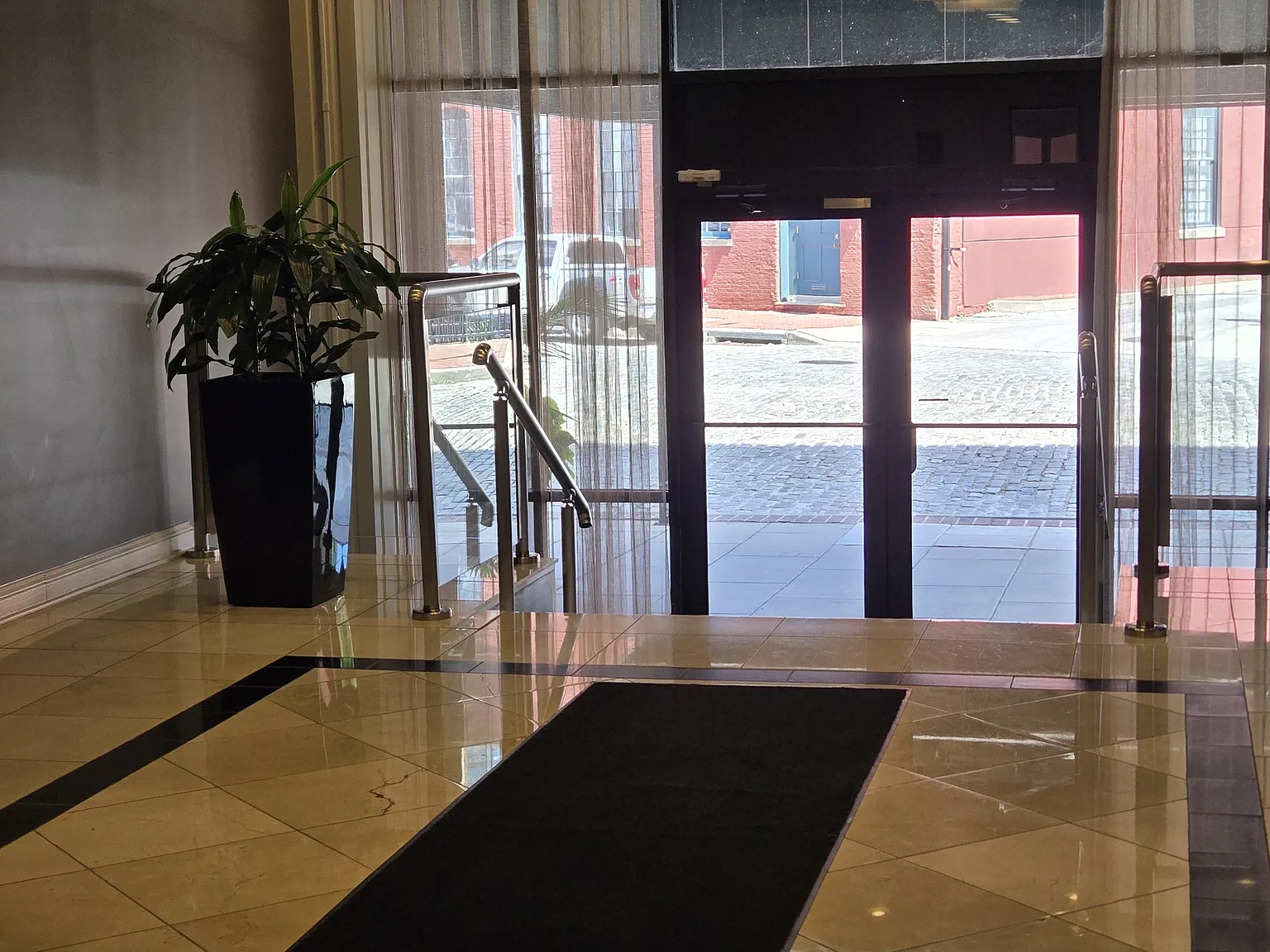 1 bed, 1.5 bath, 1040 sqft, $2,900 — Photo 3