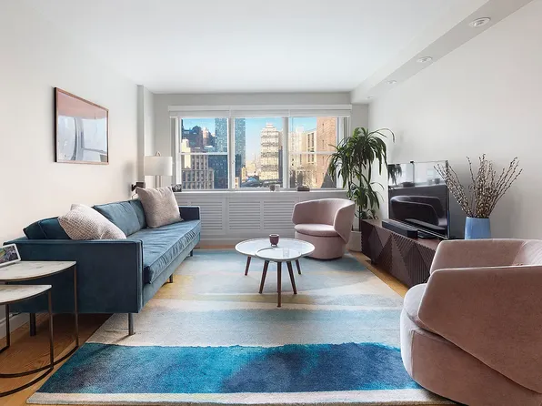 430 West 34th Street image 1 of 5