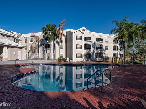 6148_Lakeview Club - Resized-4