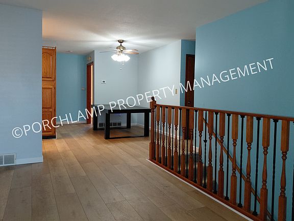 4th image of 587 Maryland Ave NE