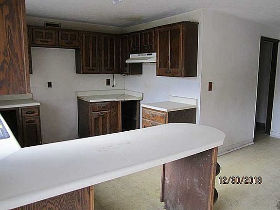 3rd image of 175 Canterbury Dr