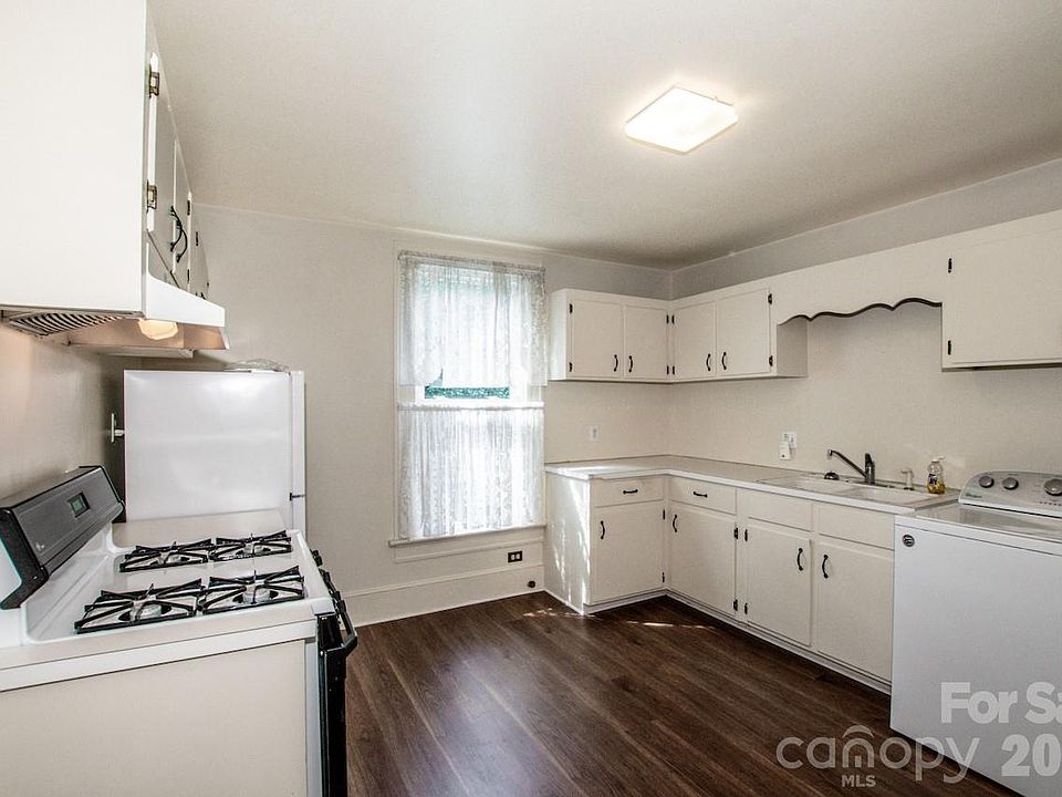 19th image of 316 S Race St