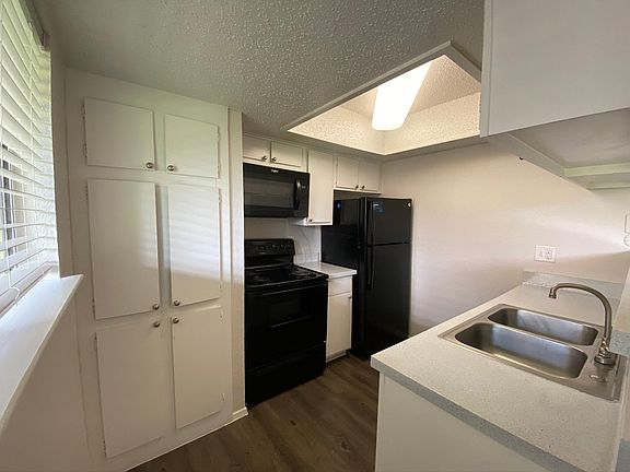 3rd image of 2318 Fair Oaks Dr APT 2085