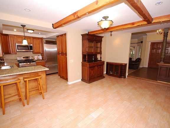 4th image of 10901 Sunny Meadow St