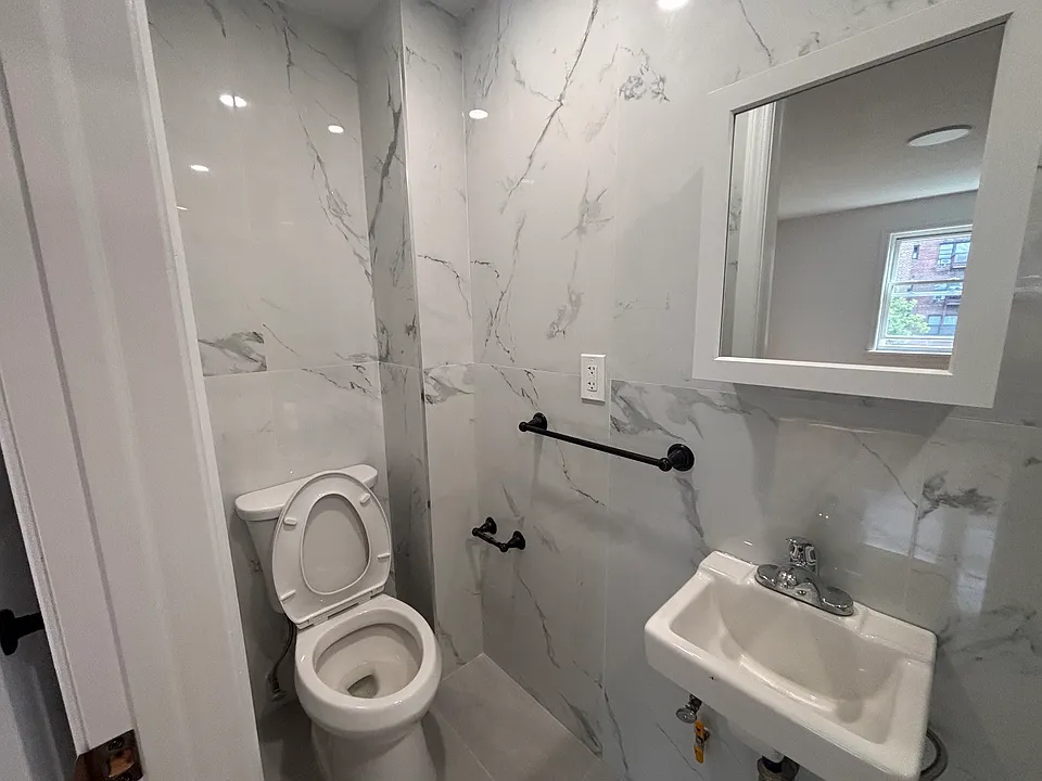 7134 Kissena Blvd #3