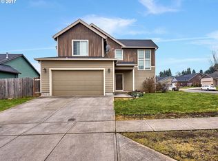 520 Lavender St, Silverton, OR 97381