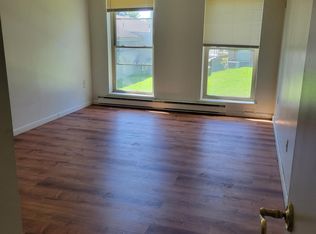 90 Kane St APT B7, West Hartford, CT 06119