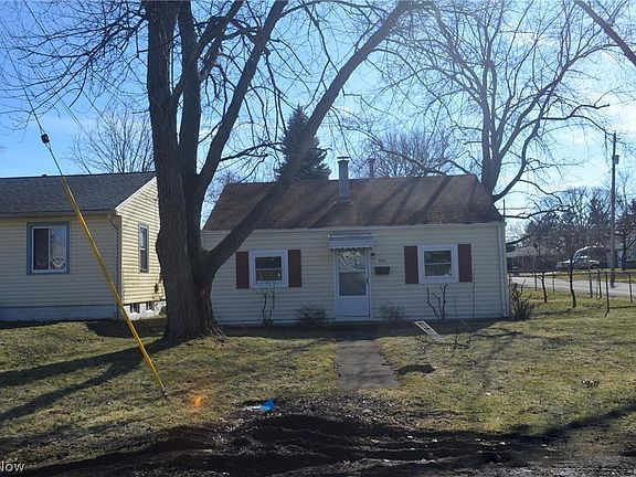 3rd image of 960 Raymond Ave