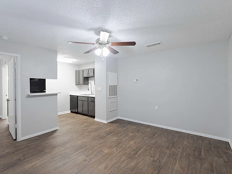 Woodhollow Apartment Homes — Photo 43