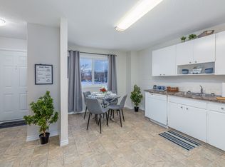 Pleasantview Townhomes, Edmonton, AB T6H 2W8