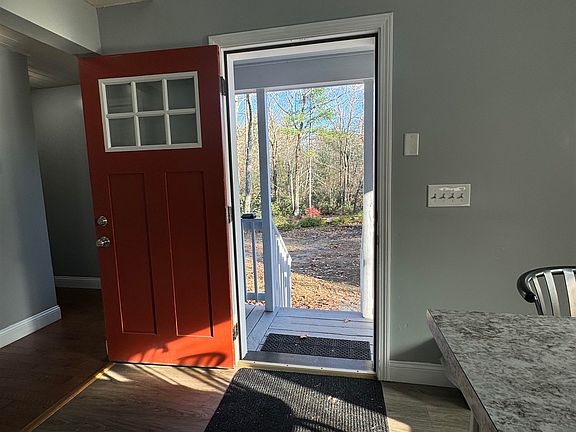 3rd image of 310 Hurricane Hill Rd