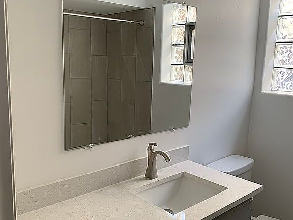 4th image of 5048 N Kimball Ave