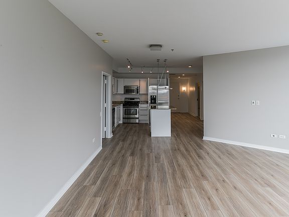 4th image of 510 W Erie St APT 702