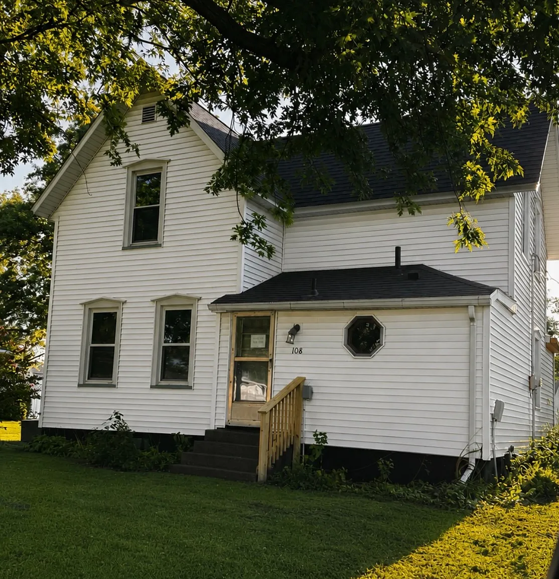 Alpha House — Photo 1