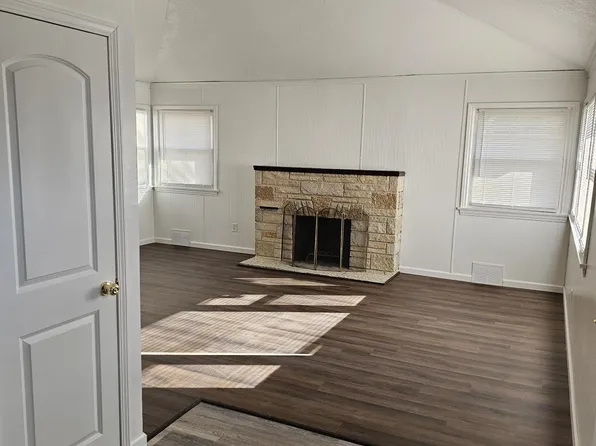 283 S Prairie Ave, Bradley, IL 60915