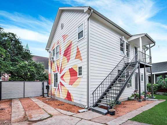 2nd image of 115 Hunt St