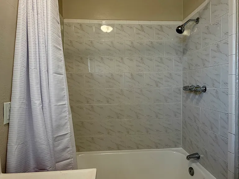 2522 Lancaster Ave #1/2 — Photo 10