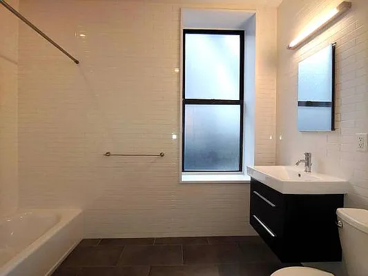 Rented by Moss Realty Company | media 15