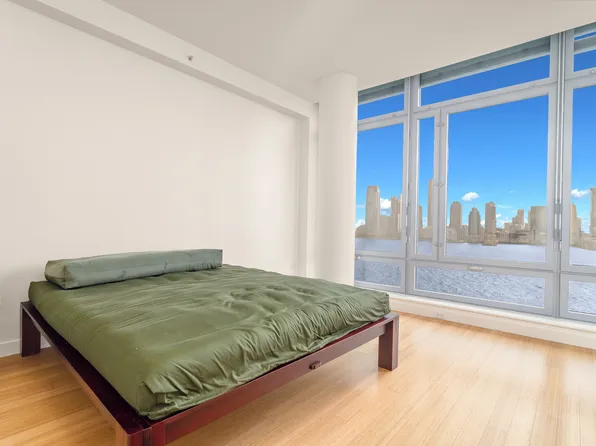 2 River Terrace image 9 of 21