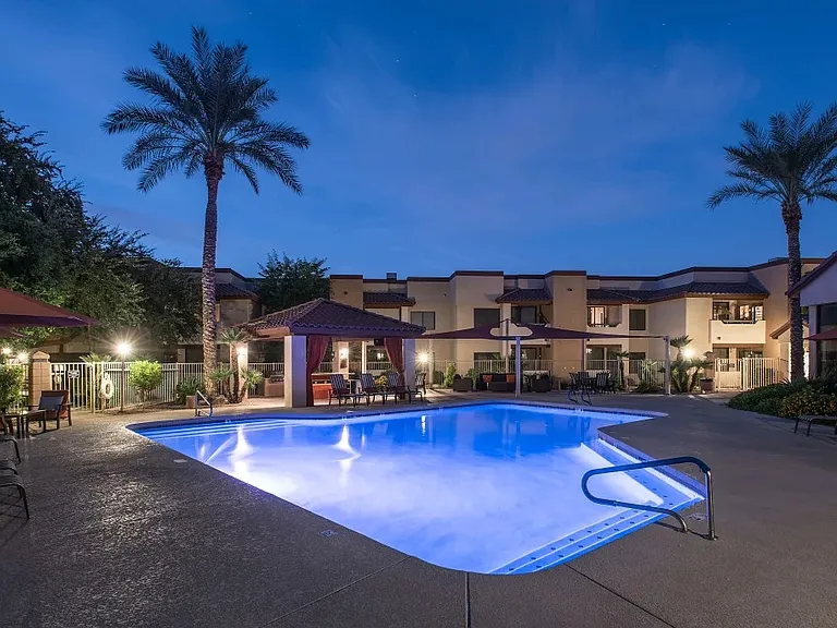 Scottsdale Highlands Apartments — Photo 2