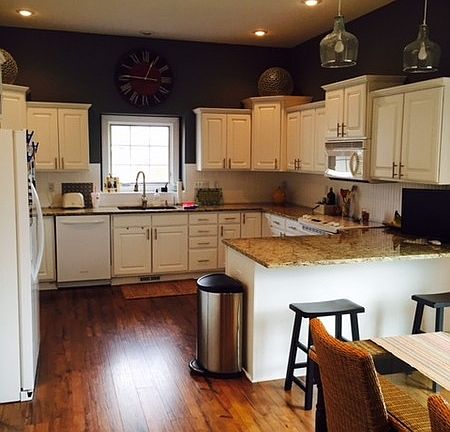 Great kitchen with bar