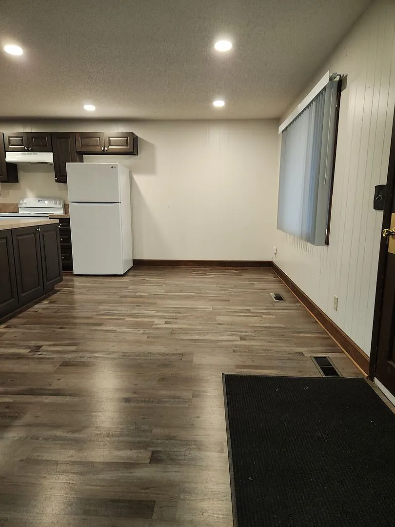 4 Bedroom 2 Bath House — Photo 4