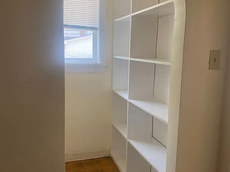 210 N Central Ave — Photo 4