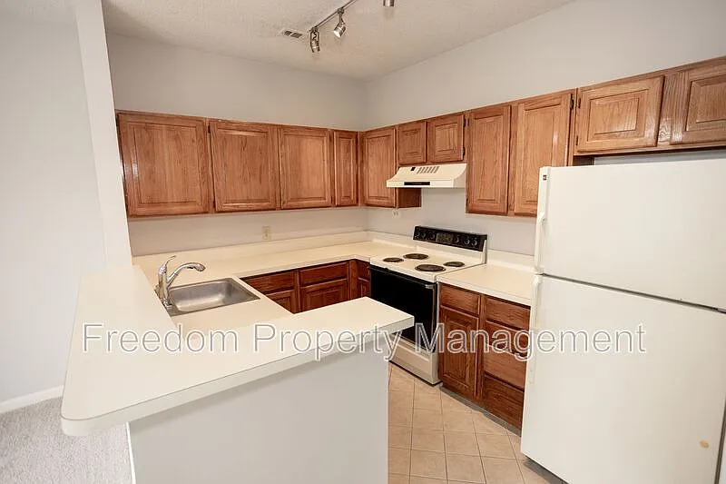 2 bed, 2.0 bath, 1150 sqft, $2,392 — Photo 4