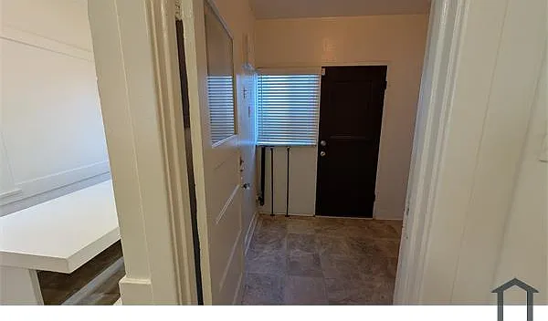 1155 W 39th St — Photo 27