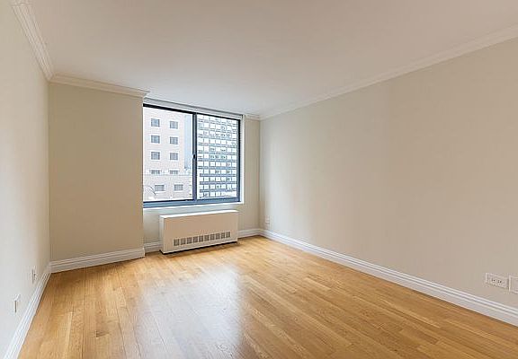 3rd image of 235 W 48th St APT 14P
