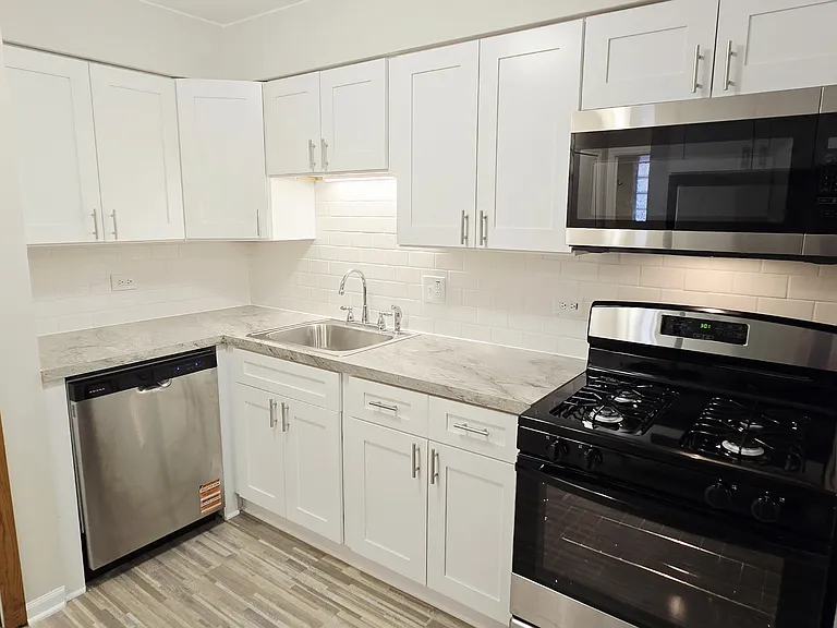 5835 W 63rd St — Photo 19
