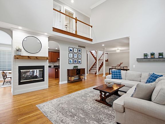 4th image of 49158 Golden Park Dr