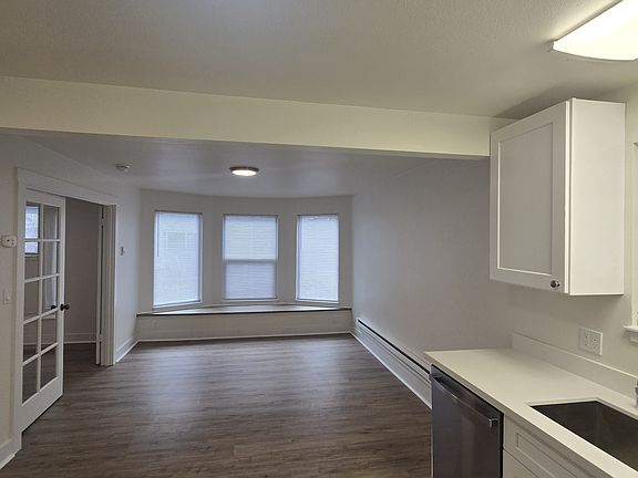 3rd image of 2523 Gilman Dr W