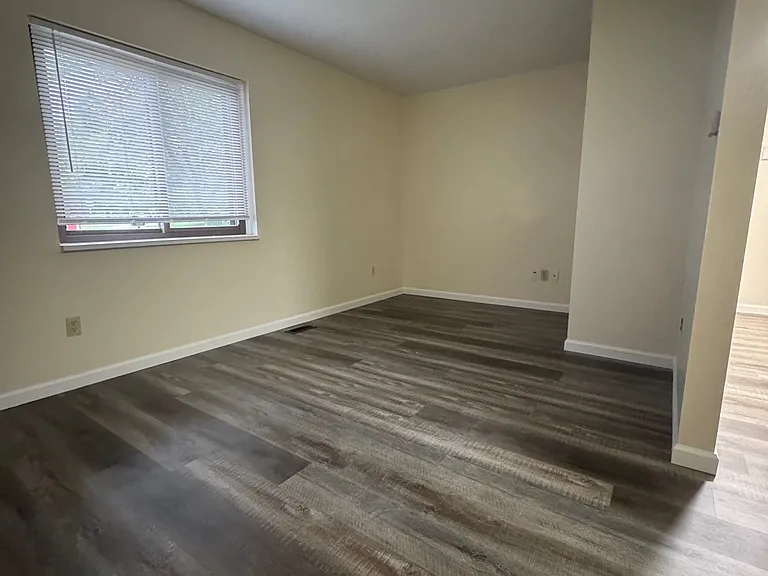 7834 Lake Shore Blvd #3 — Photo 7