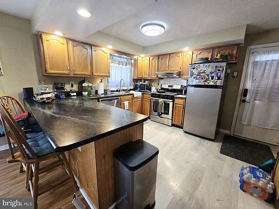 2nd image of 464 Brady Hollow Rd