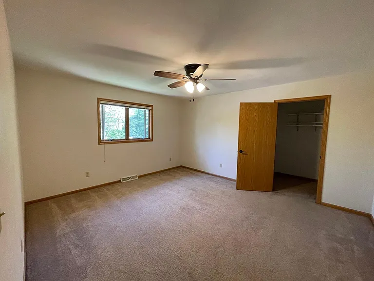 W3128 Harvard Ct — Photo 21