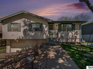 13906 Greenfield Rd, Omaha, NE 68138