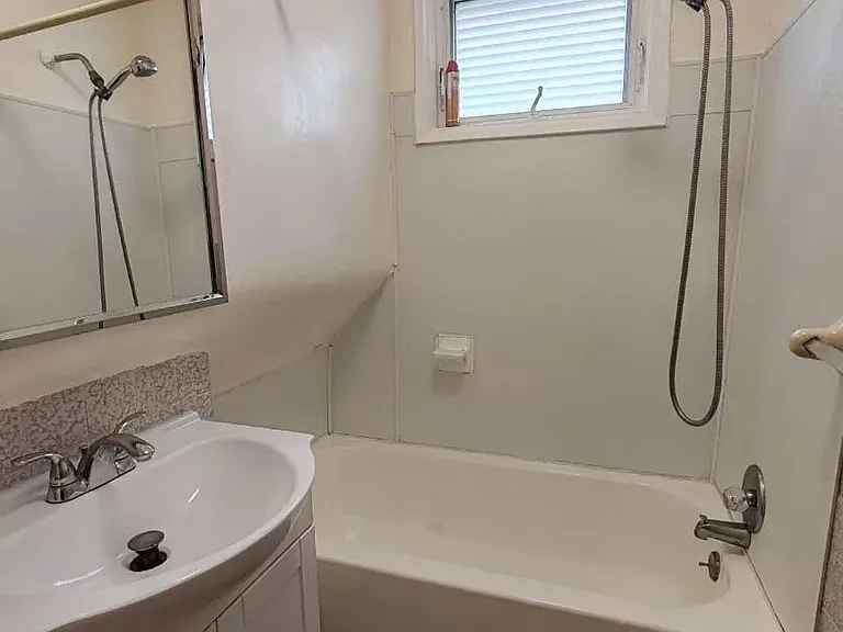19 Clarke St #2 — Photo 8