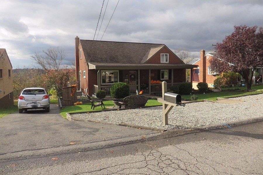 2nd image of 102 Dale St