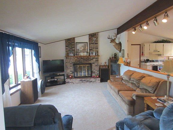 3rd image of 19085 Holly Court Trl