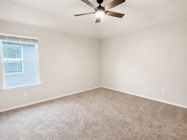 40621 Guillemont Ln — Photo 13