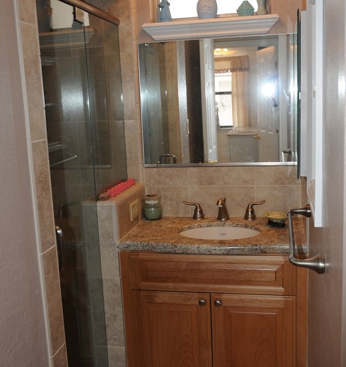 2nd image of 15920 Thompson Ln