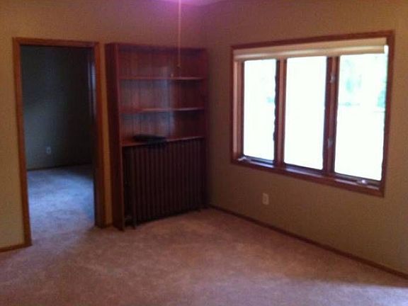 4th image of 3037 33rd Ave S