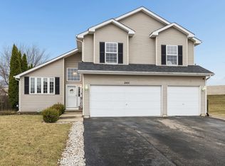 2401 Red Oak Ct, Plainfield, IL 60586