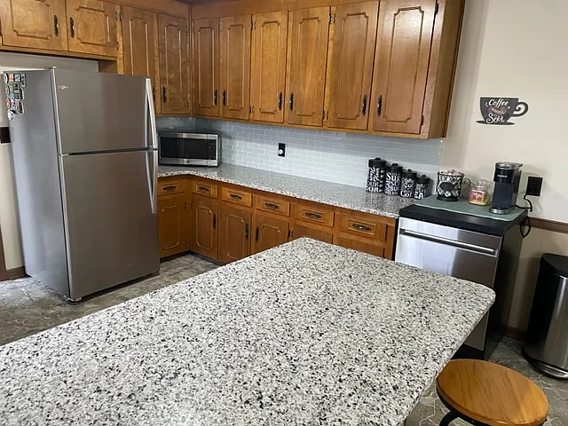 3 bed, 1641 sqft, $2,500 — Photo 4
