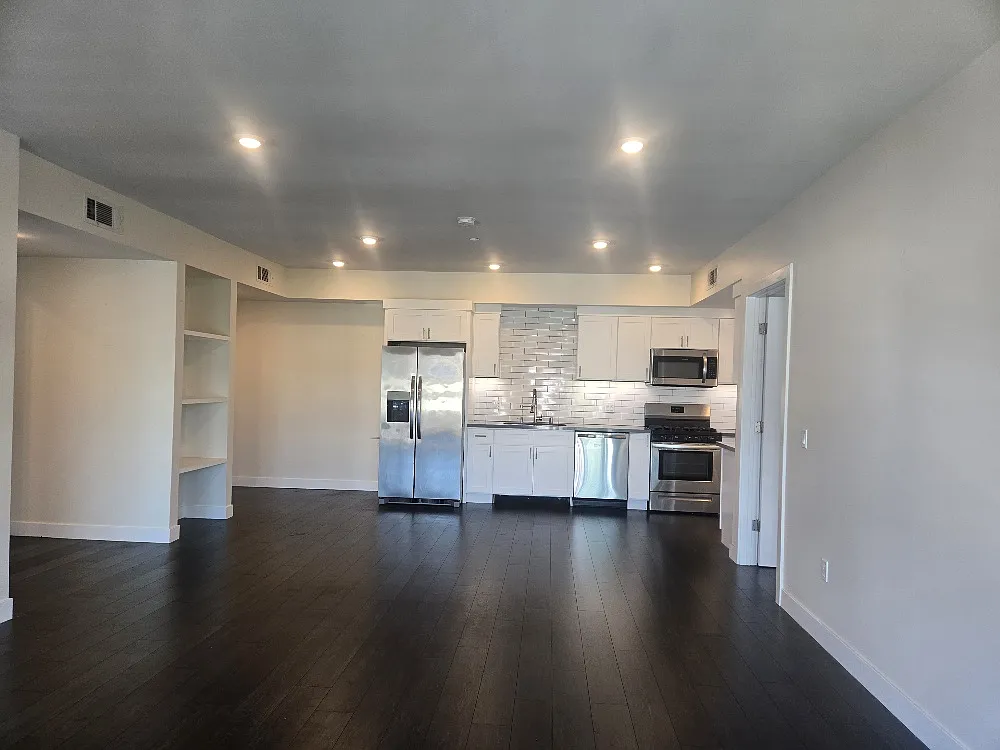 2 bed, 1100 sqft, $3,250 — Photo 4