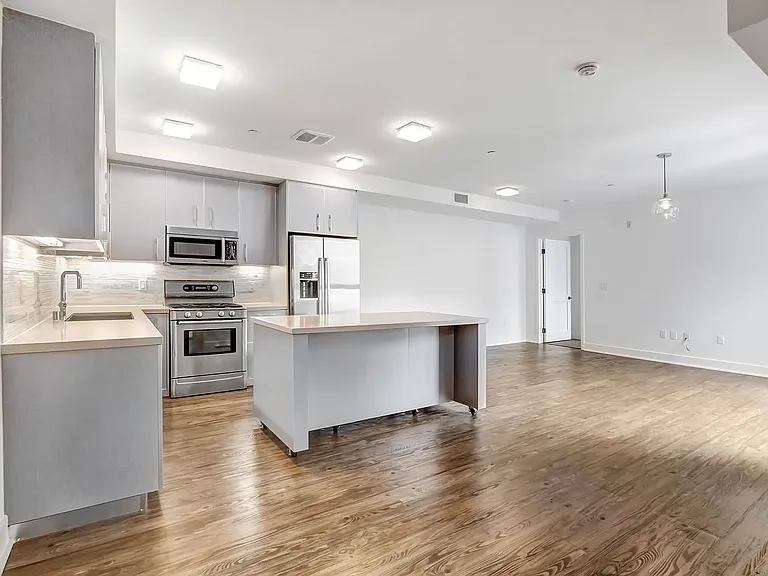 1167 S Barrington Ave #B203 — Photo 1