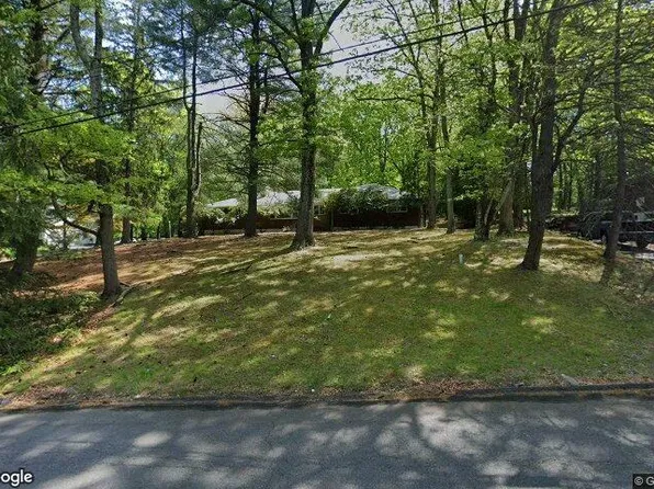 2 Hillside Ter, Suffern, NY 10901